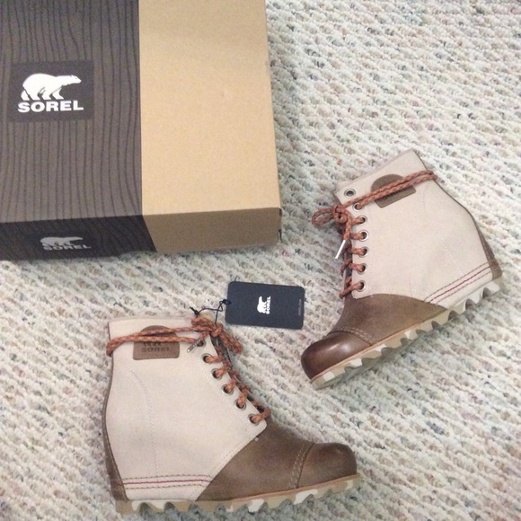 🆕 SOREL tan leather toe waterproof wedge boots - Picture 2 of 7